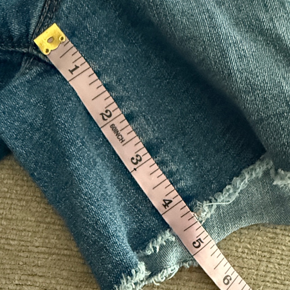 Jessica Simpson Ladies Shorts - Picture 3 of 6